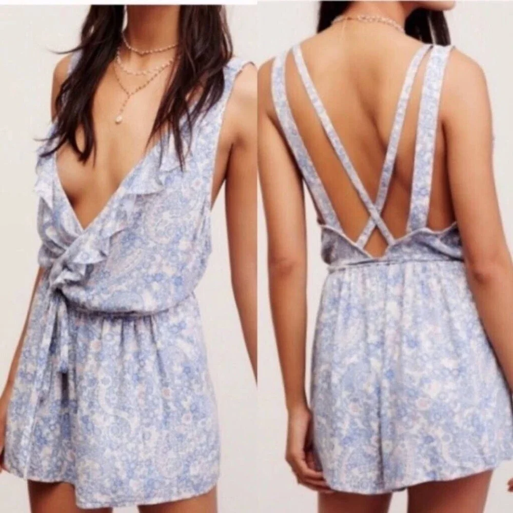 Free People Delfonic Flirty Paisley Romper Size 4 Blue Cross Back Straps Lined - Picture 1 of 12